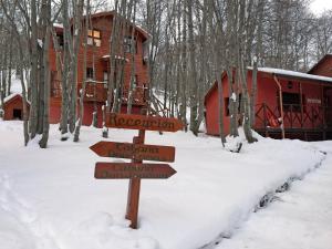 Cabañas Bosque Del Faldeo durante o inverno