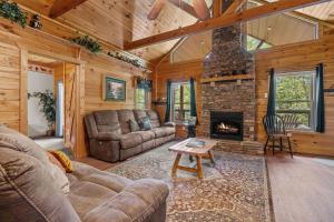 Istumisnurk majutusasutuses Bearly In The Mountains by American Patriot Getaways