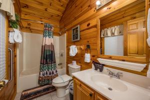 Vannituba majutusasutuses Bearadise Bungalow by American Patriot Getaways +27 fotot