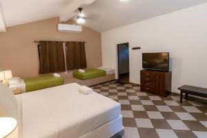 TV a/nebo společenská místnost v ubytování Lagarza Hostel