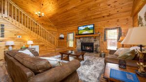 Afbeelding uit fotogalerij van Panoramic Peak by American Patriot Getaways in Walnut Grove