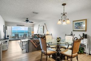 Et opholdsområde på Seaside Beach House 203