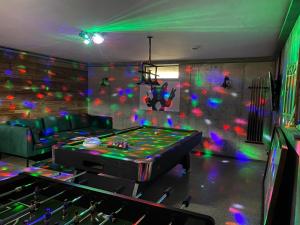 Habitación con mesa de billar en Chata pod Groniem, en Skawica 18 fotos más