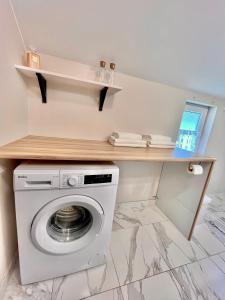 Afbeelding uit fotogalerij van Osinkowy Domek in Sobiatyn