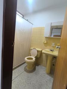 Et badeværelse på Apartamento Av Las Americas 3 habitaciones + 11 billeder