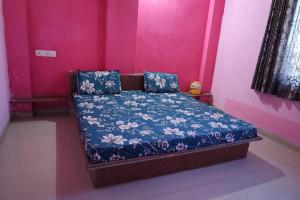 Una cama o camas en una habitación de Hotel Kamal Darshan 6 fotos más