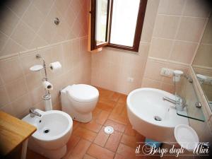 Φωτογραφία από το άλμπουμ του Agriturismo Il borgo degli ulivi σε Pescia Romana +10 φωτογραφίες