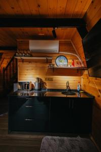 Kuchyň nebo kuchyňský kout v ubytování Yerumoni Suit Bungalov + 12 fotografií