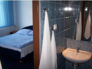 Koupelna v ubytování Hotel U Jelena