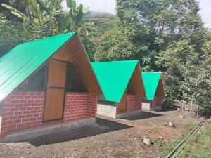 Budova, kde se kemp nachází