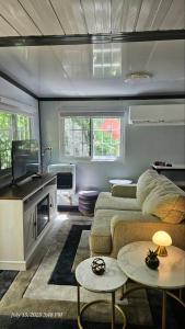 Foto dalla galleria di Cozy Foldable Container Pipestem Getaway For 2 a Pipestem