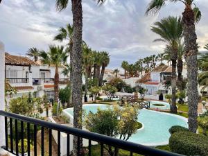 Swimmingpoolen hos eller tæt på Apartment in Roquetas by Beach & Pool