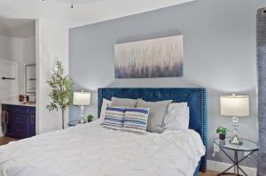 Postel nebo postele na pokoji v ubytování 2BR Scottsdale Condo , Pool & Gym, Close to TPC & Fairmont- H1059 + 58 fotografií