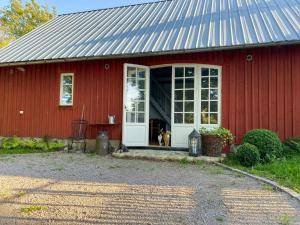 Το κτήριο όπου στεγάζεται  η παραθεριστική κατοικία +3 φωτογραφίες