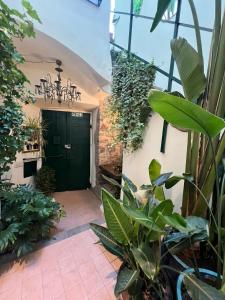 Κήπος έξω από το PapalePapale B&B