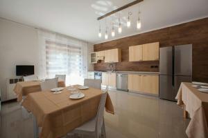 Kuchyň nebo kuchyňský kout v ubytování B&B Holidays Artisti