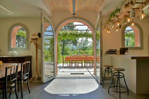 Fotografie z fotogalerie ubytování Historic Villa In Tuscan Maremma With Bio Lake v destinaci Roccastrada