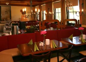 Restoran või mõni muu söögikoht majutusasutuses Hotel Johannes-Zeche