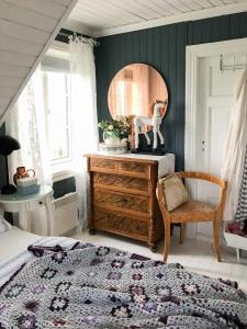 Ένα ή περισσότερα κρεβάτια σε δωμάτιο στο Cozy Cabin Gem Right Outside Of Harstad +26 φωτογραφίες