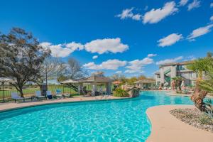 Πισίνα στο ή κοντά στο Scottsdale Stay Near Grayhawk Golf & Kierland Commons - Parking Available - N317