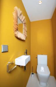 Koupelna v ubytování Apartment With Spa In Villeneuve-Lès-Avignon