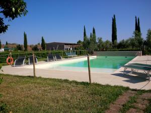 Bazén v ubytování Il Gelsomino Bio Agriturismo nebo v jeho okolí