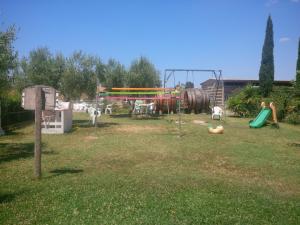 Herní místnost nebo prostor pro děti v ubytování Il Gelsomino Bio Agriturismo