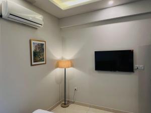 Televisyen dan/atau pusat hiburan di Prestige for you