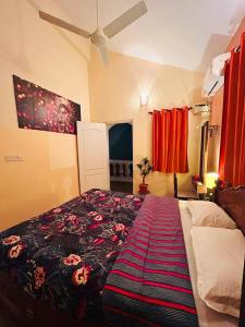 Postel nebo postele na pokoji v ubytování Reevs Homestay, Luxury 2 Bedroom apartment