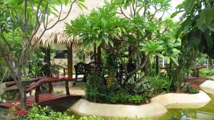 Gallery image of Samroiyod Holiday Resort in Sam Roi Yot