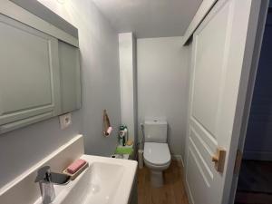 Ένα μπάνιο στο Maison de village au cœur de Ampus +17 φωτογραφίες