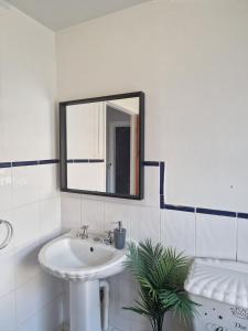 Gallery image of 3-Bed Home, Garden, Free Parking,Greater London in Erith
