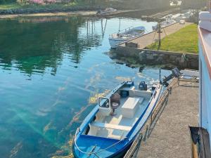 Θέα στο ποτάμι κοντά σε αυτή η παραθεριστική κατοικία +37 φωτογραφίες