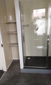 Ένα μπάνιο στο Stratford House Holiday Apartments +19 φωτογραφίες