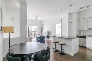 Ảnh trong thư viện ảnh của Blueground Miramar pool nr CB Smith Park MIA-156 ở Miami