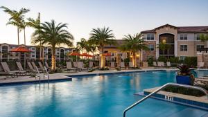 Πισίνα στο ή κοντά στο Blueground Miramar pool nr CB Smith Park MIA-156