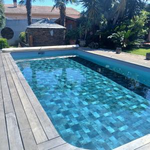 Bazén v ubytování Chalet - Piscine - Wifi nebo v jeho okolí