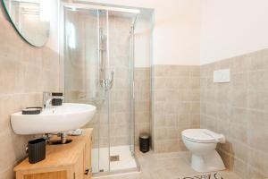 Koupelna v ubytování Respiro di Toscana Trilocale Arezzo e Siena + 20 fotografií