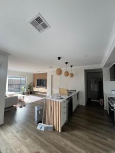 Η κουζίνα ή μικρή κουζίνα στο Holiday Home