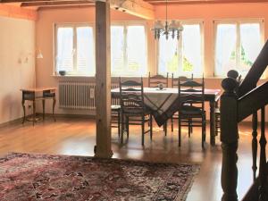 Χώρος καθιστικού στο Alpine Stay in Herrischried