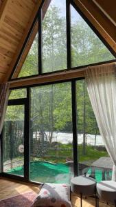 Bazén v ubytování Lelvani Deluxe Bungalow nebo v jeho okolí