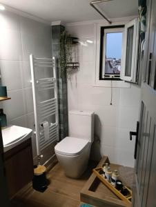 Ένα μπάνιο στο Apartment in the heart of the city +5 φωτογραφίες