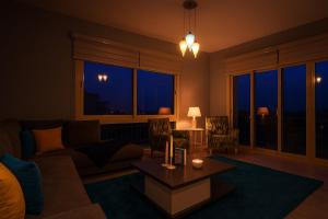 Χώρος καθιστικού στο Sunny Cairo City Center l Serviced l Golf l Pool l Gym l 5