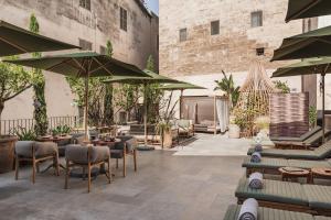 Ruang duduk di Nobis Hotel Palma, a Member of Design Hotels