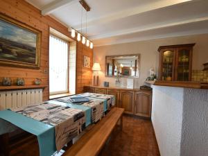 Η κουζίνα ή μικρή κουζίνα στο Beautiful holiday home by the sea in Penmarch