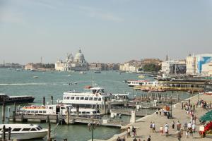 Gallery image of San Simeon Apartments in Venice