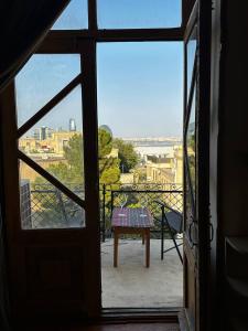 Balkoni atau teres di House of Artists