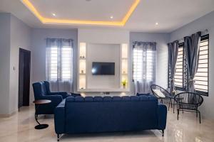 Μια τηλεόραση ή/και κέντρο ψυχαγωγίας στο The Sharon Close Apartments