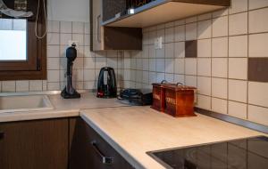 Kuchyň nebo kuchyňský kout v ubytování PoppysHouse + 45 fotografií