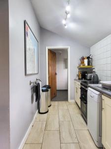 Köök või kööginurk majutusasutuses Barn in Happisburgh sleeping 2 and welcoming 5 dogs - close to beach!